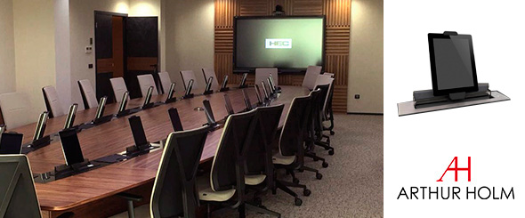 В конференц-зале используются iPad вместо выдвижных дисплеев