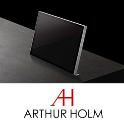 Эстетика высоких технологий в действий с новым монитором Arhur Holm DB2