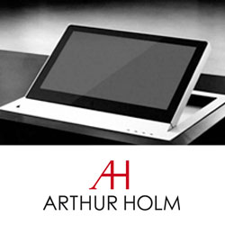 Эффектный и технологичный стол переговоров от Arthur Holm -anons