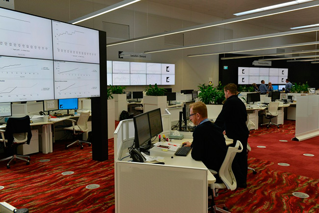 пять систем креплений INFINIGRID для видеостен в конфигурации 5х2