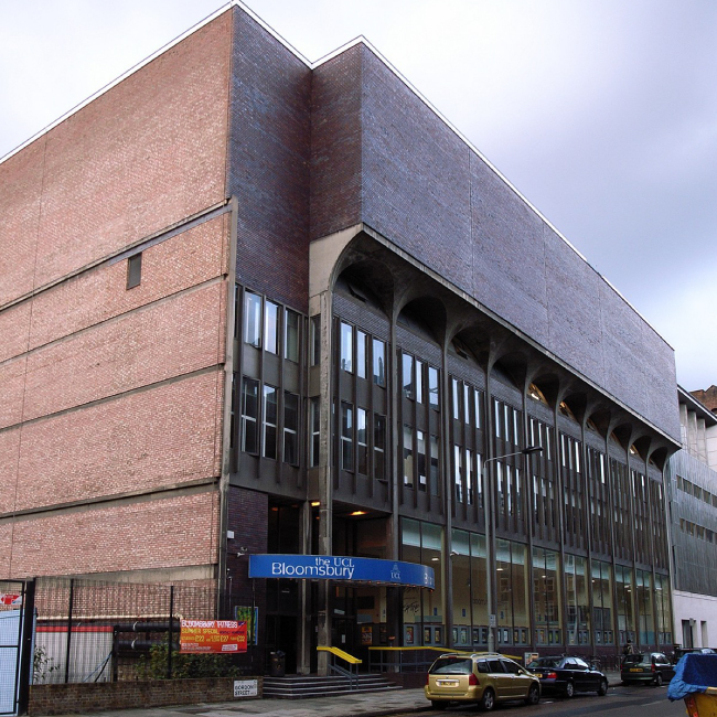 Обновленный современной звуковой системой от EM Acoustics театр Блумсбери вновь открывается в Лондоне 