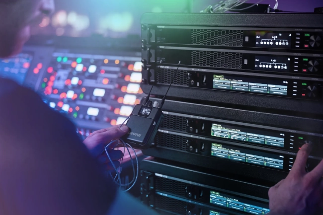 Shure представляет цифровую беспроводную систему ушного мониторинга Axient Digital PSM, фото-5