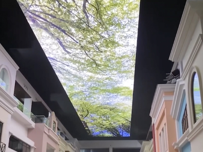 Возможности DooH в огромном торговом центре реализованы на многофункциональном ПО от Navori