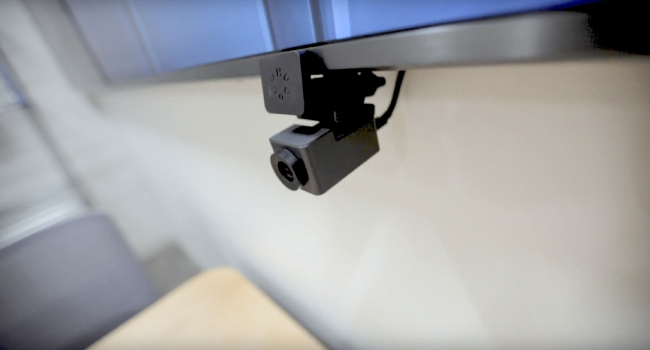 Камера Huddly - одна из немногих USB камер, обеспечивающая необходимое высокое качество изображения. Стильный корпус камеры и ее форм-фактор соответствуют требованиям корпорации