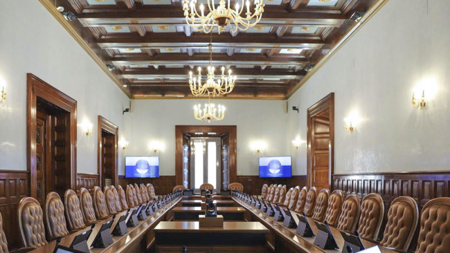 Решение ATEN для распределения и управления мультимедиа в конференц-зале суда