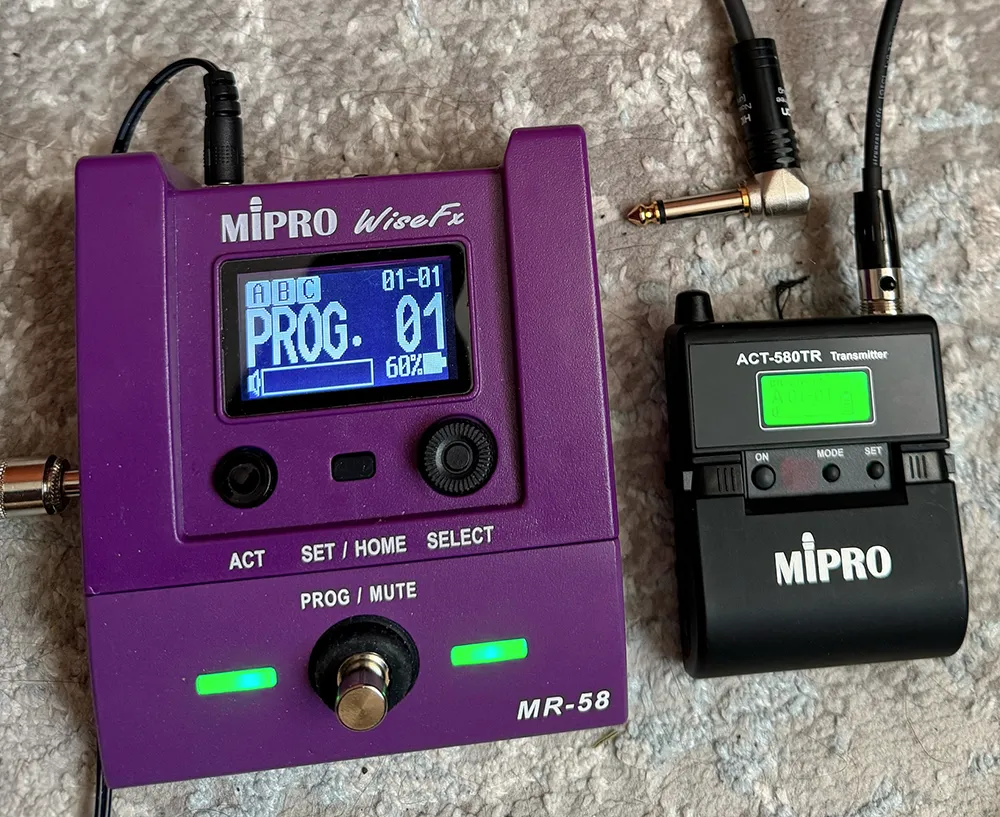 Дмитрий Малолетов использует радиосистемы MIPRO для концертных выступлений: MR-58 , ACT 580TR 