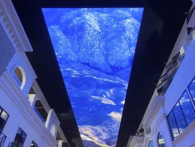 Возможности DooH в огромном торговом центре реализованы на многофункциональном ПО от Navori