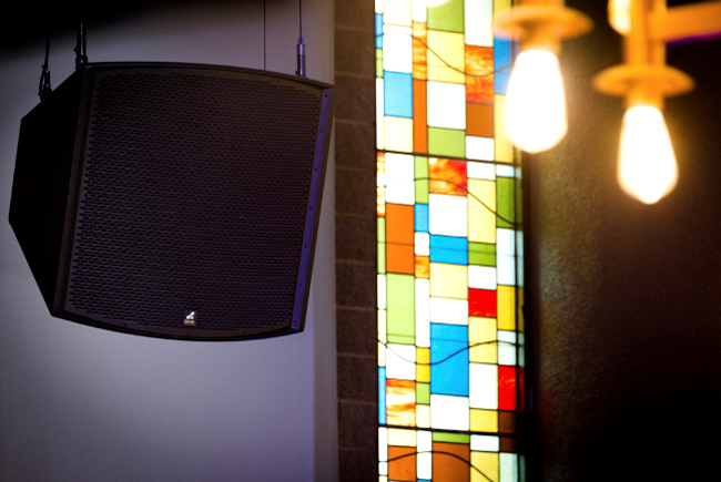 Усилители Linea Research установлены в Часовни Калвари, г.Тастине, штат Калифорния