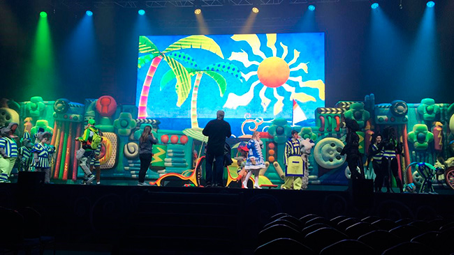 Shure на представлении Ну, погоди!