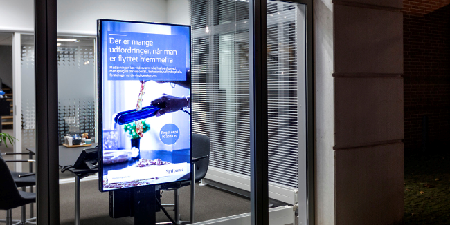 Профессиональными дисплеями LG полностью оснастили выставку E-MOBI в Венгрии