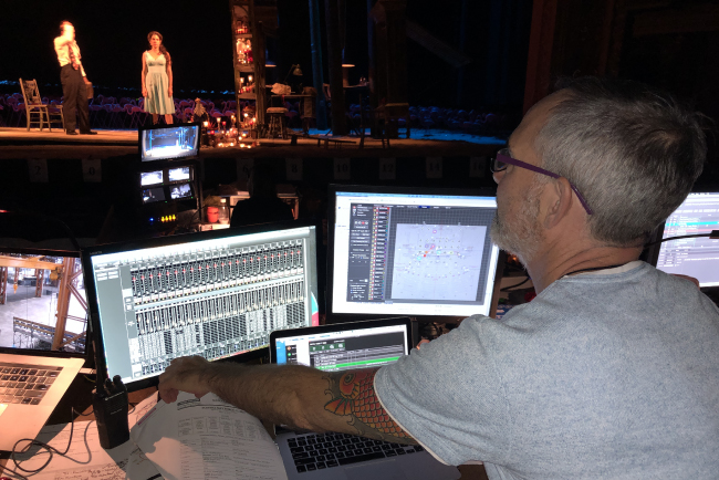 Спектакль «Татуированная Роза». Театр American Airlines.