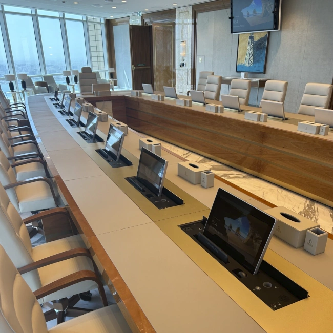 Индивидуальный подход Arthur Holm в зале заседаний совета директоров Qatar Petroleum District, фото-2