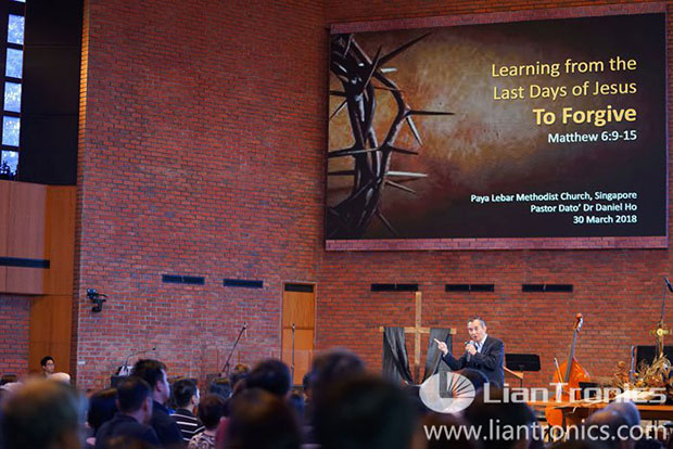 В церкви установлены светодиодные экраны с малым шагом пикселя серии FL производства LianTronics