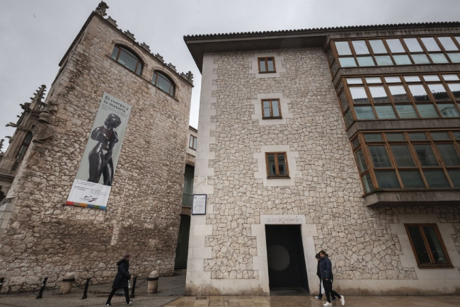 Здесь располагается Штаб-квартире Фонда Каха де Бургос, Испания 