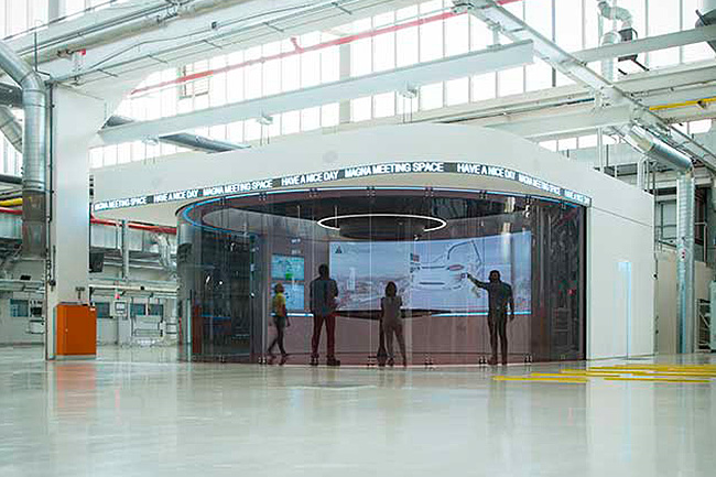 Лазерные проекторы Digital Projection в проекте переговорной комнаты Magna Steyr.