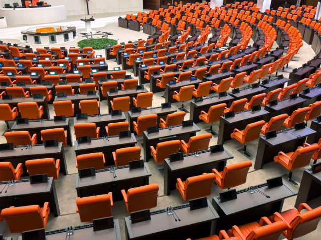 Масштабное кастомизированное конференц-решение Televic для турецкого парламента, фото-1