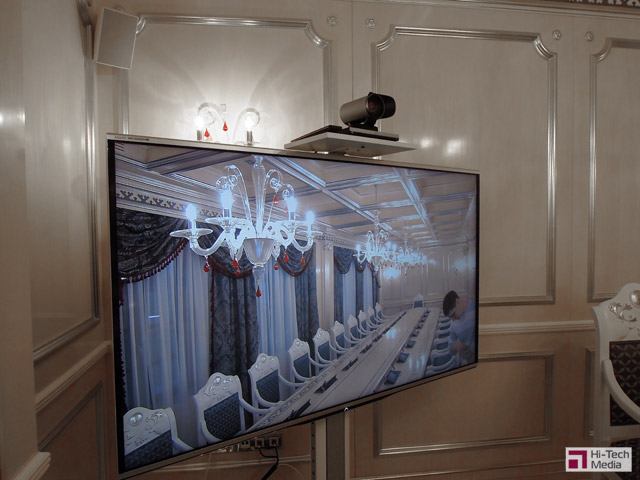 Монитор Sharp 70"