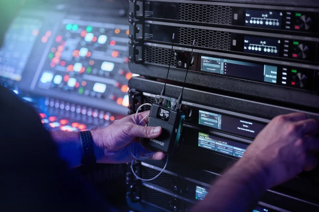 Shure представляет цифровую беспроводную систему ушного мониторинга Axient Digital PSM, фото-6