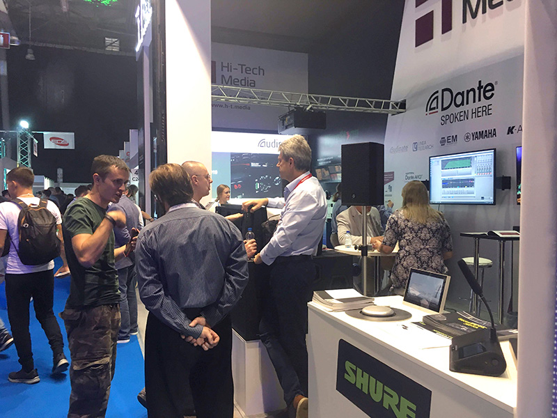 Удобные линейные массивы EM Acoustics