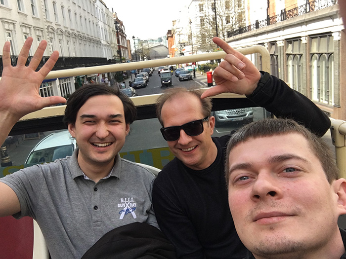 Команда ценителей продукции Hitachi