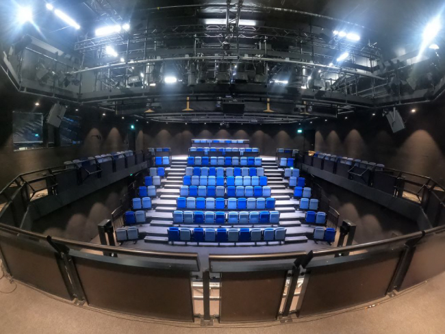 Drum Theatre Королевского Театра Плимута в Великобритании — теперь и в портфолио EM Acoustics