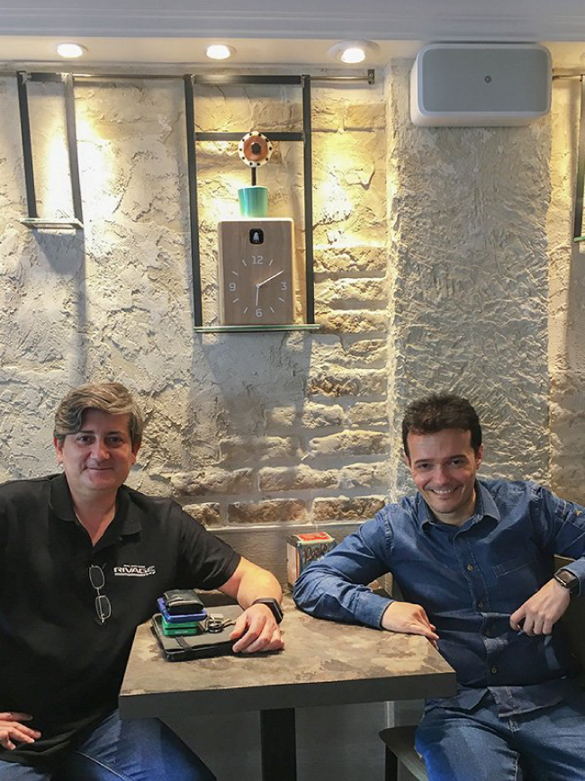 Музыкальная система Yamaha в испанском ресторане San Matias. Владелец