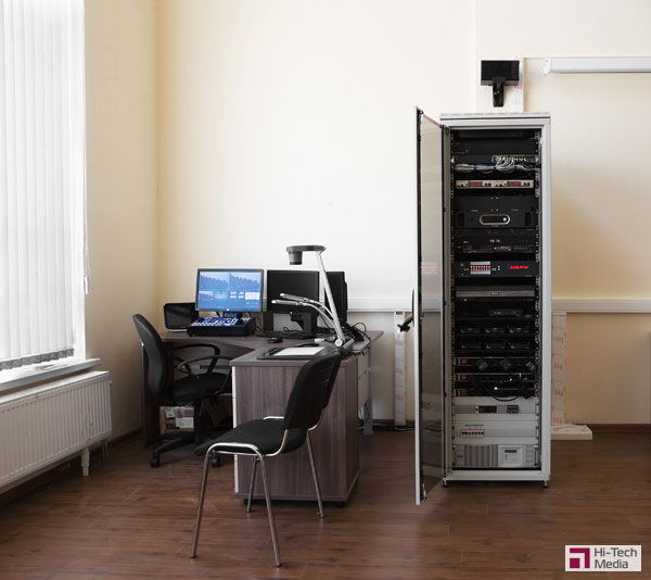 Место работы оператора конференц-системы