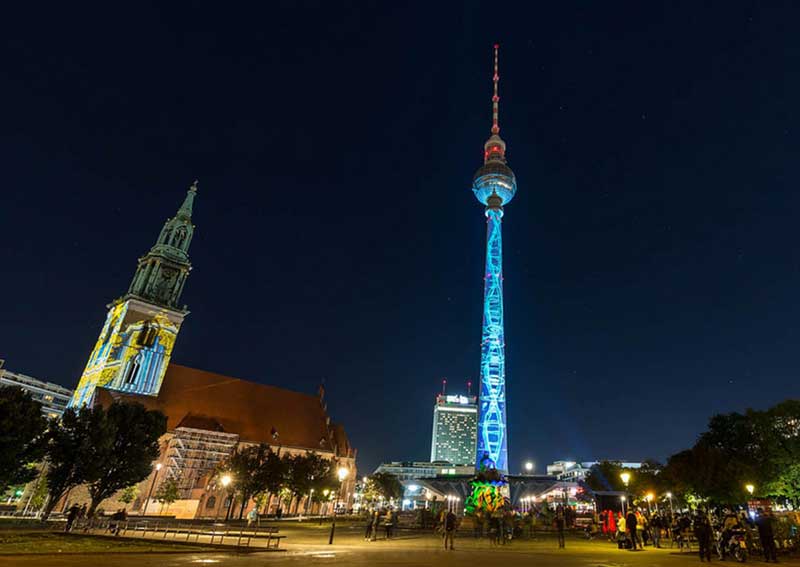 Яркий успех лазерных проекторов Digital Projection на Фестивале света в Берлине