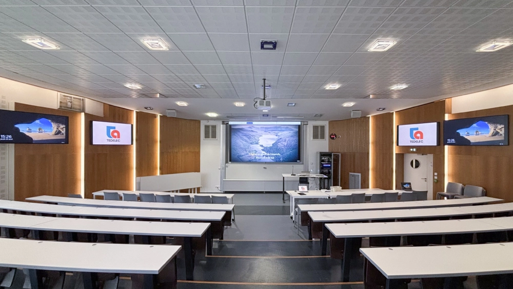 Внедрение платформы NetworkHD AV over IP превратило обычную аудиторию в высокотехнологичную образовательную среду