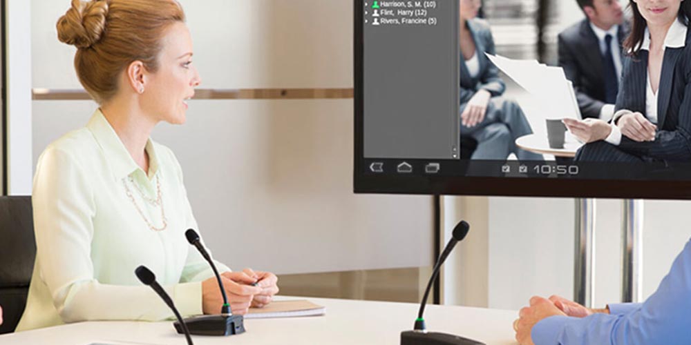 Почему автоматическое микширование критически важно для конференц-систем