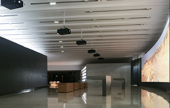 Digital Projection, Кувейт, пример решения. Музей Хабитат, линия проекторов