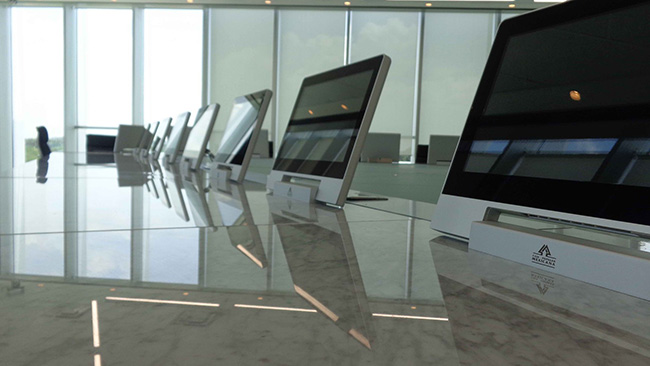 элегантные вручную складываемые мониторы серии AH2 производства Arthur Holm