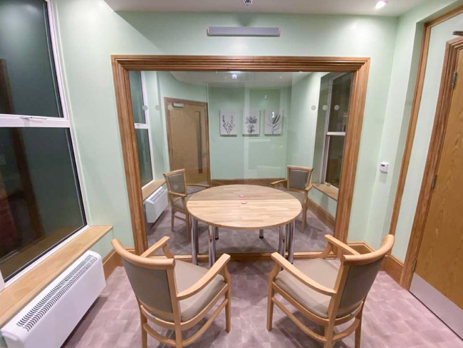 Экосистема Shure обеспечила безопасность встреч в домах для людей пожилого возраста