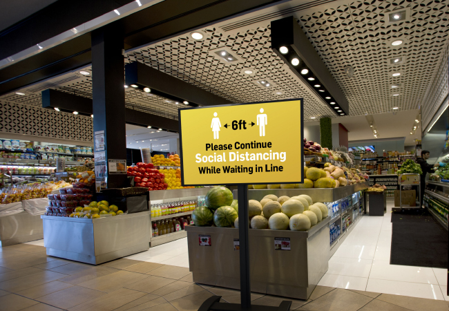 lg-multibrackets-gotovye-resheniya-digital-signage-dlya-sfery-torgovli-news-650_3.jpg