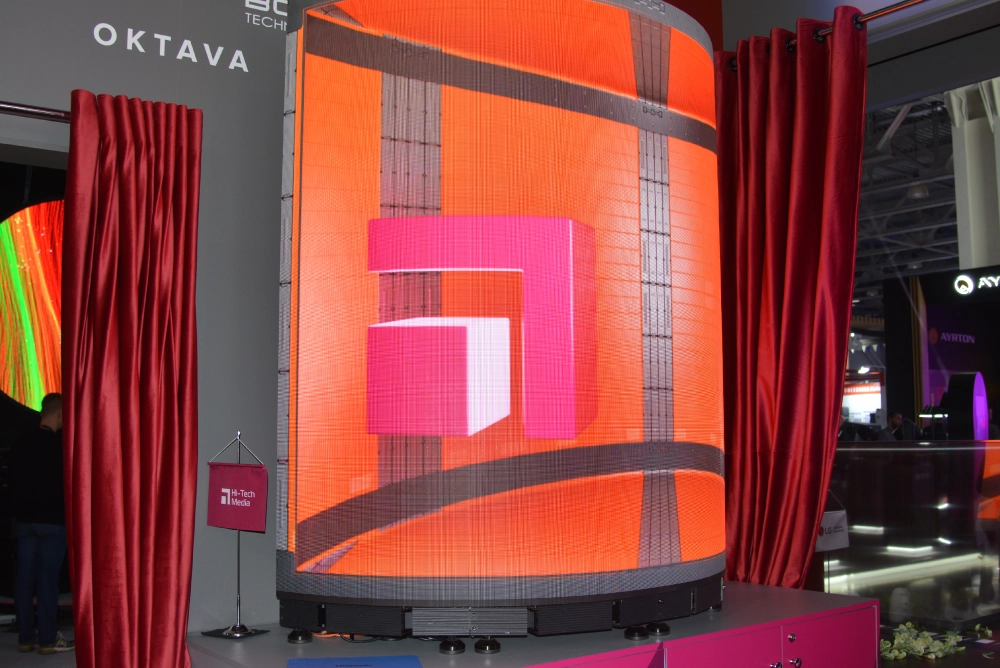 LED-дисплей Unilumin URM III - S | Hi-Tech Media представляет театр современных технологий на Light+Audio Tec 25, toto-12