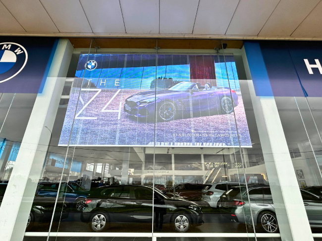 Современный стиль BMW Le Couter с прозрачным LED-экраном Leyard Tfree, фото-03